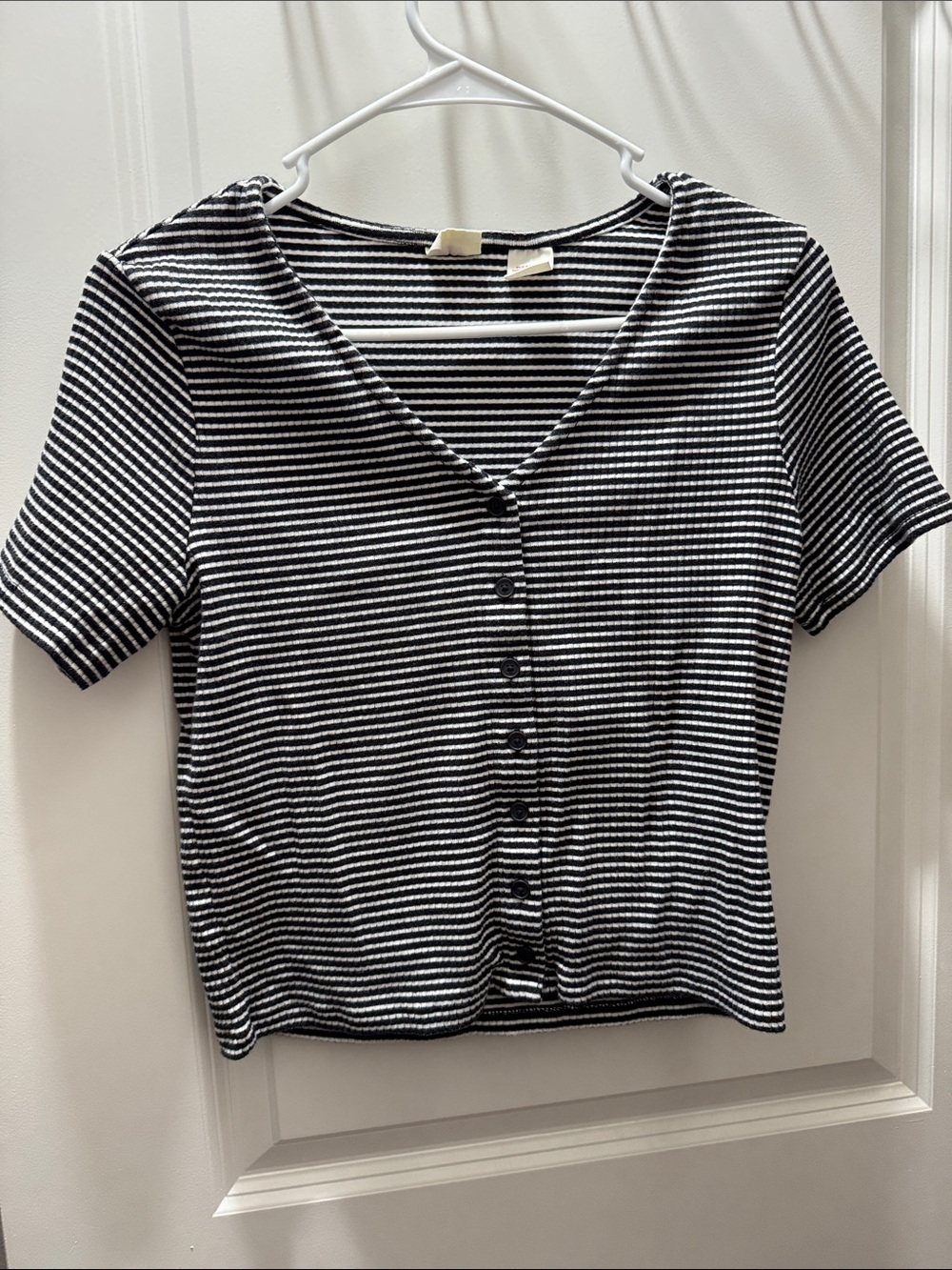 Levi’s Striped Black & White Button-Front Women’s Top